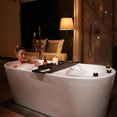 Studioluxcannes - Premium Avec Baignoire A Cannes, A 2 Min Et Palais Des Festivals