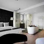 Studioluxcannes - Premium Avec Baignoire A Cannes, A 2 Min Et Palais Des Festivals Lägenhet
