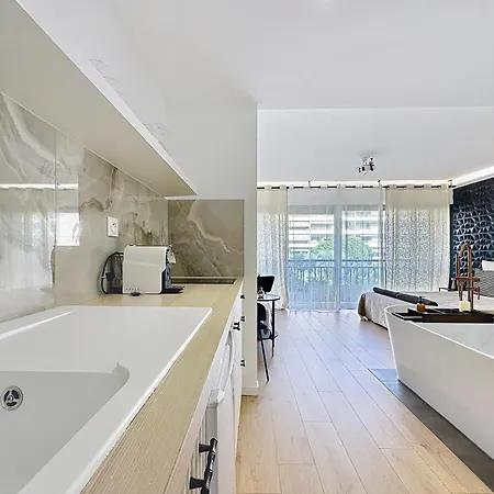 Studioluxcannes - Premium Avec Baignoire A Cannes, A 2 Min Et Palais Des Festivals Lägenhet *