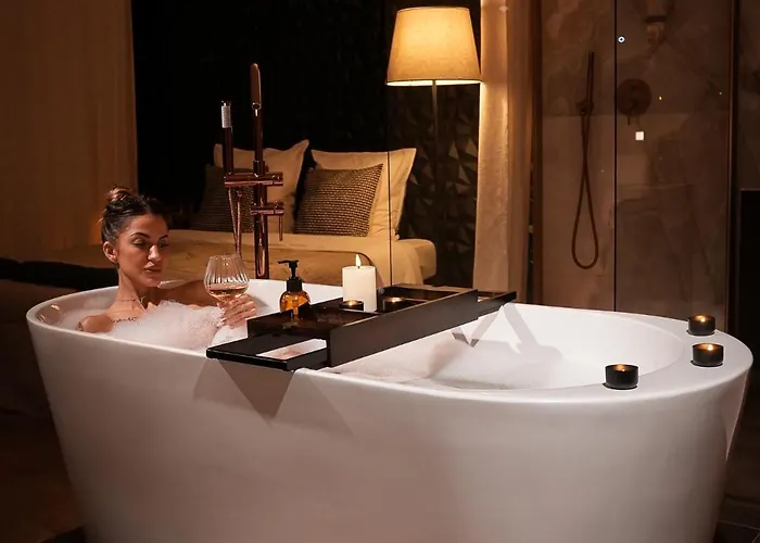 Studioluxcannes - Premium Avec Baignoire A Cannes, A 2 Min Et Palais Des Festivals