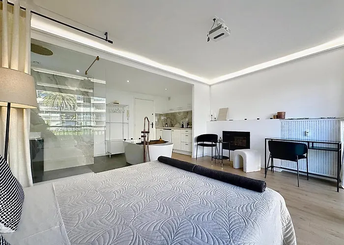 Studioluxcannes - Premium Avec Baignoire A Cannes, A 2 Min Et Palais Des Festivals Apartment