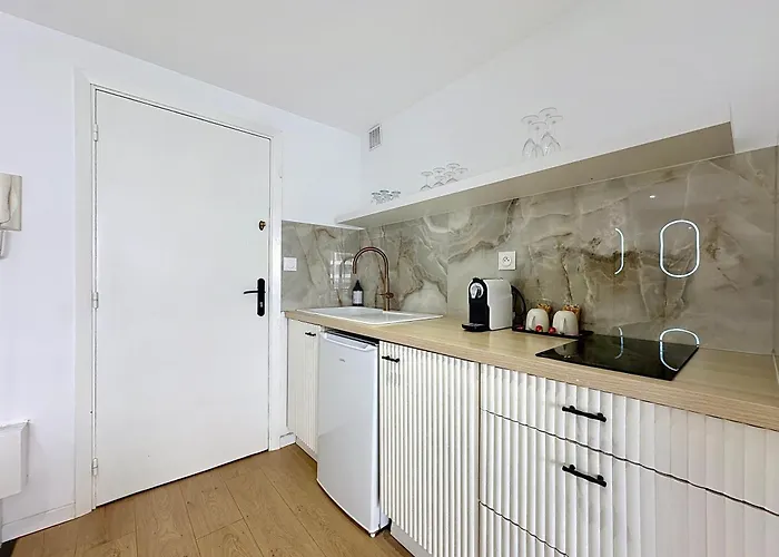 Studioluxcannes - Premium Avec Baignoire A Cannes, A 2 Min Et Palais Des Festivals