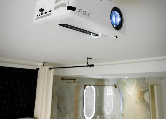 Apartment Studioluxcannes - Premium Avec Baignoire A Cannes, A 2 Min Et Palais Des Festivals Cannes