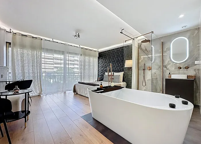 公寓 Studioluxcannes - Premium Avec Baignoire A Cannes, A 2 Min Et Palais Des Festivals *